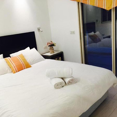 Regency Residence With Pool - Next The Beach Herzelia Exteriör bild