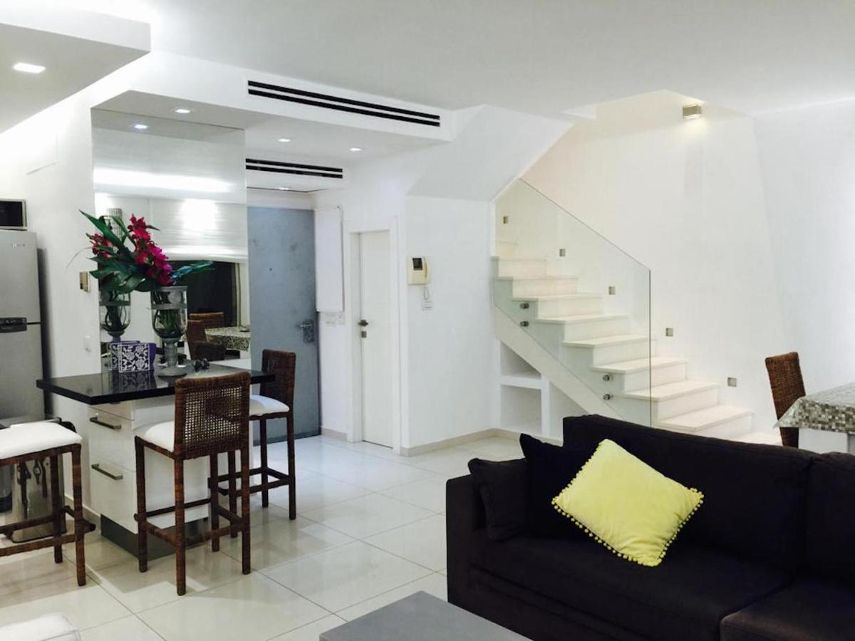 Regency Residence With Pool - Next The Beach Herzelia Exteriör bild